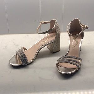 Nina “Nagida” pump
